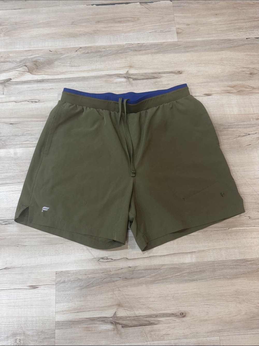 Mens Fabletics 5in The Fundamental Lined Shorts sz. L